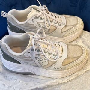 Gdefy Women's White and Gray Athletic Shoes